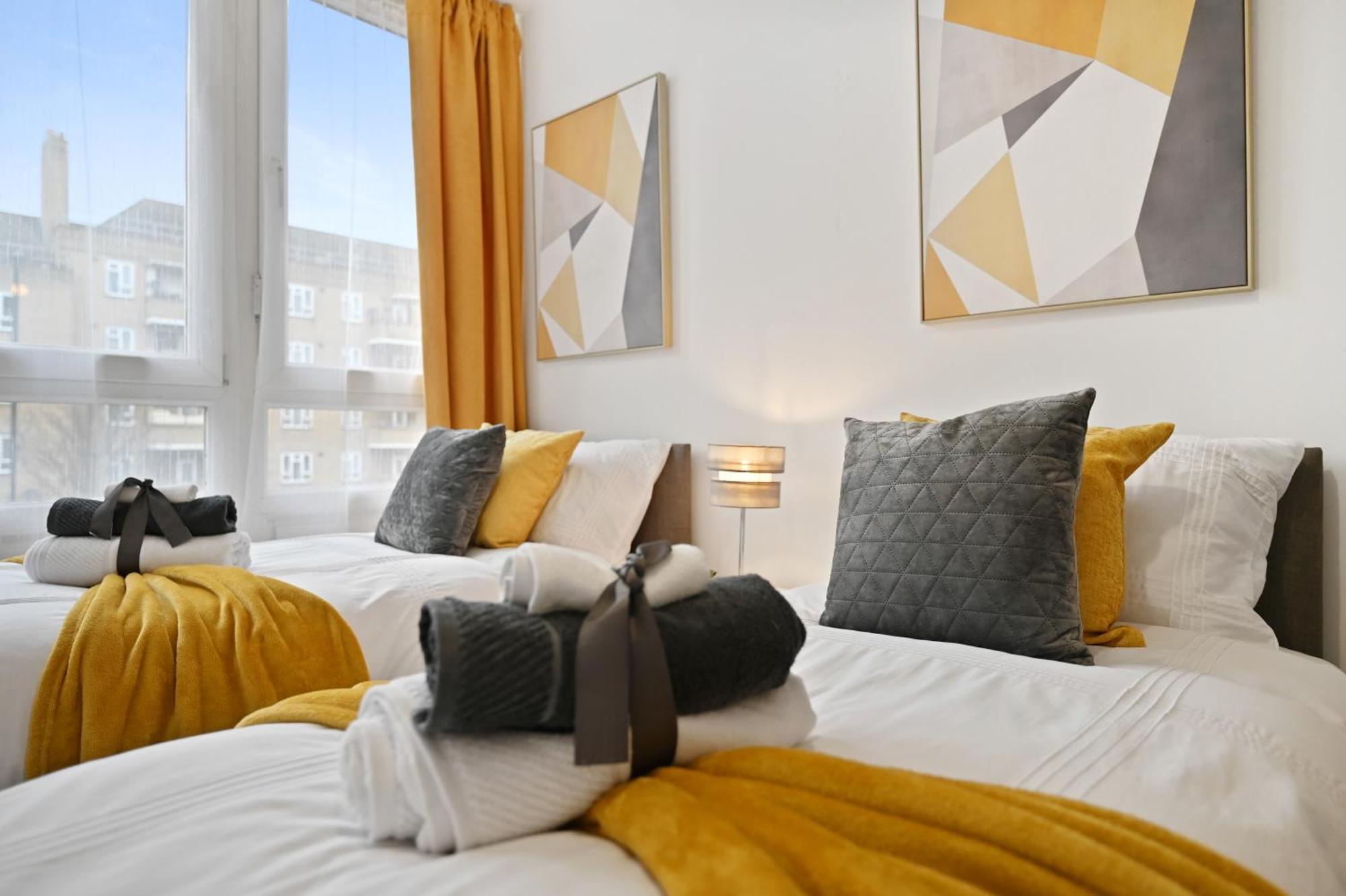 Chic 2-bed Flat With Workspace, Balcony, Parking * Londra